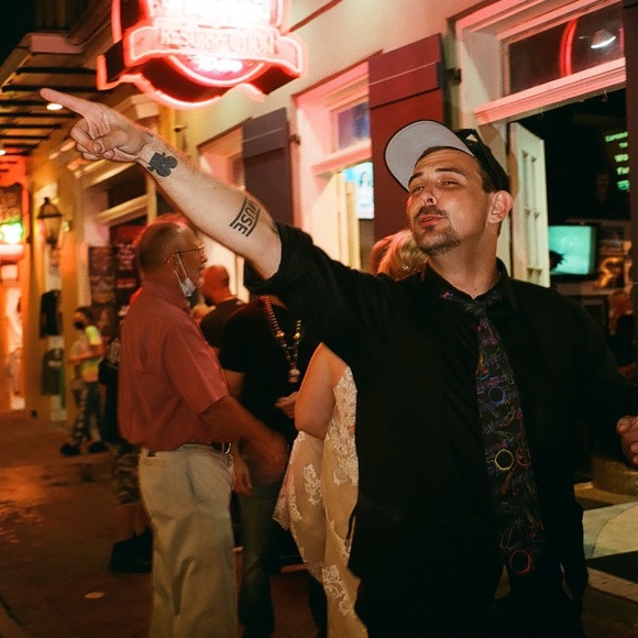 Meet your Posher, Doc - Picture 12 of 16